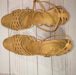 Bloch 9.5 camel leather dance shoe